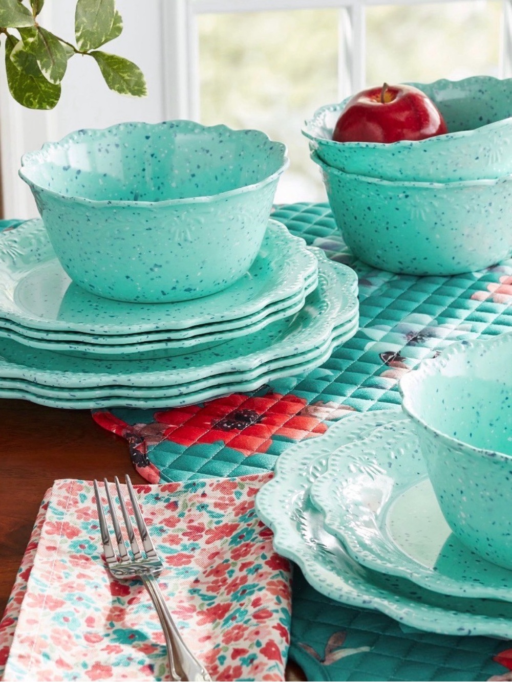 Pioneer Woman Juliette 12 Piece Melamine Dinnerware Set - Aqua
